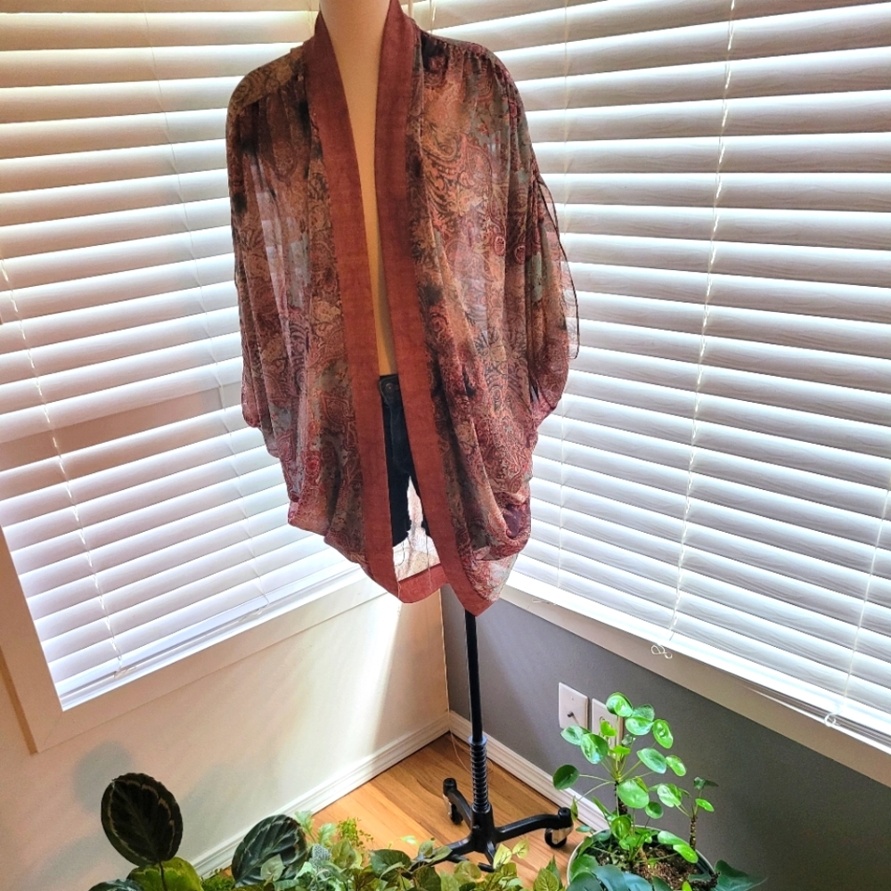 Charlie Jade peach paisley kimono